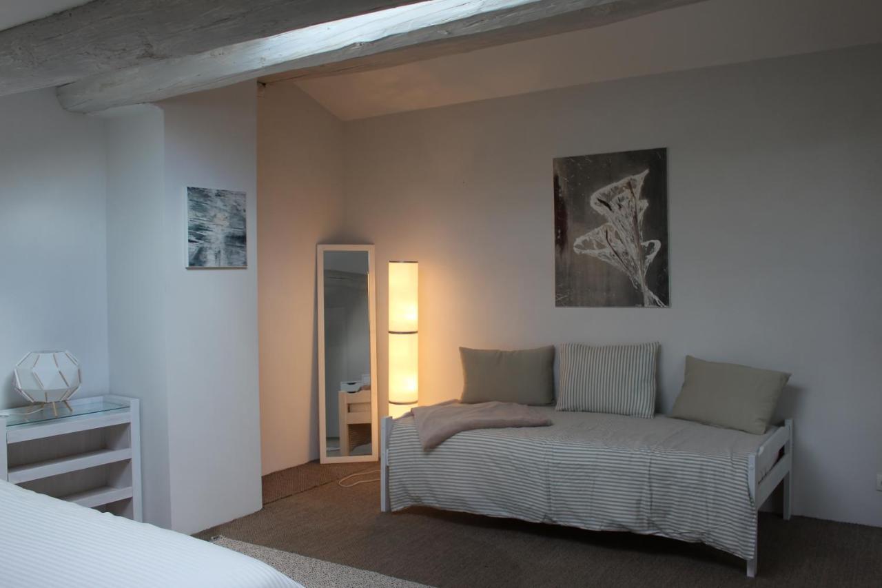Mas Les Romarins, 10 Min D'Uzes, Piscine Et Grand Jardin Clos, Jeux, Nid De Repos Et Base Pour Activites Dans Le Gard (Adults Only) 외부 사진